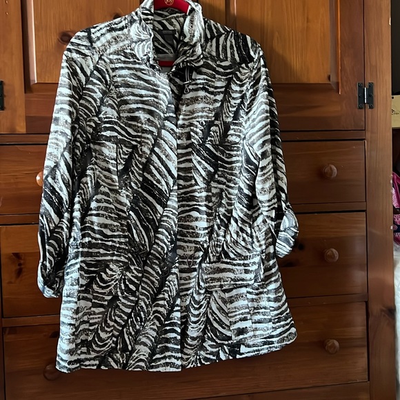 Woman’s Kenneth Cole Jacket Size Large - Picture 1 of 4